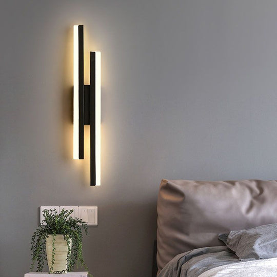 Modern LED Wall Light - Elegant Black/Gold Design for Living Room and Bedroom