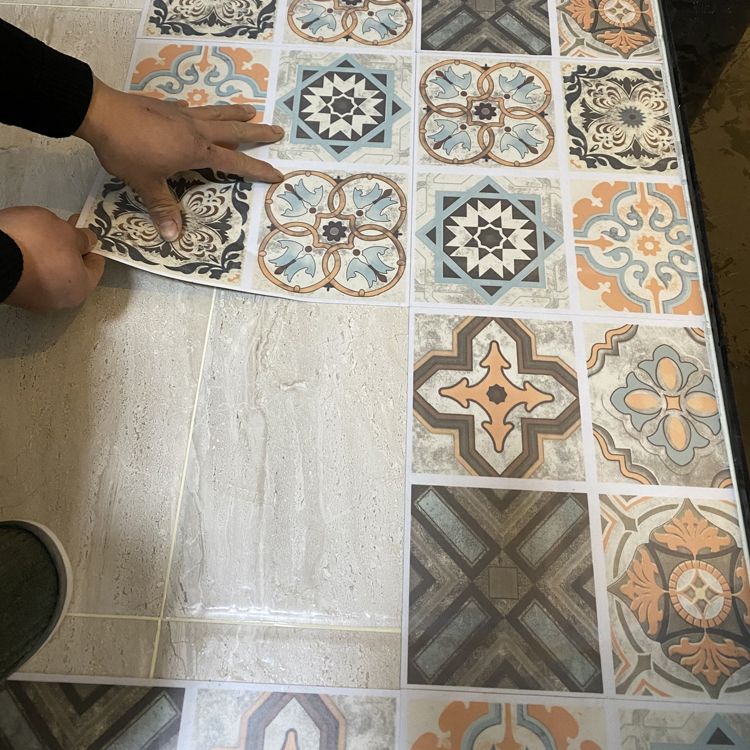 Multi-Tonal Style Peel and Stick Vinyl Plank Flooring with Porcelain Tile Look