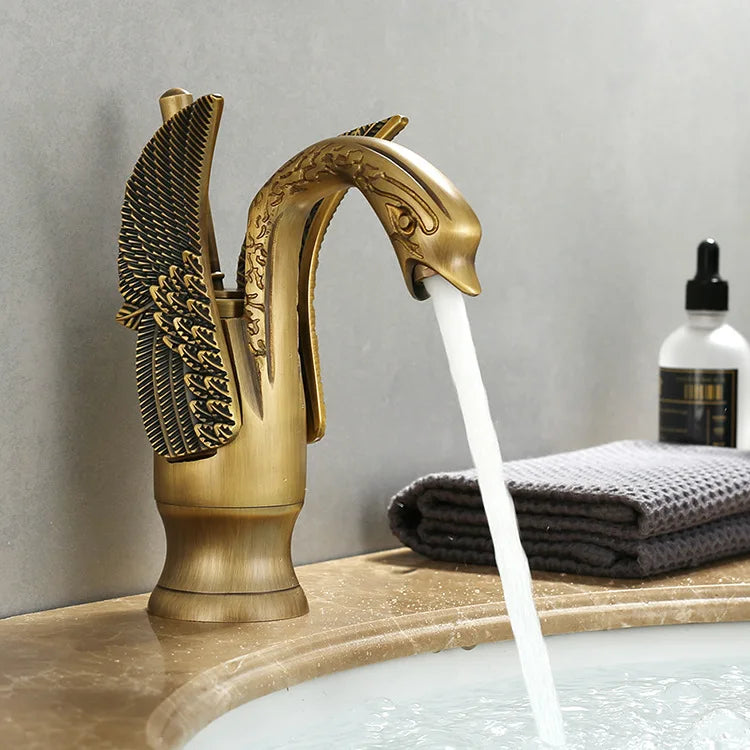 Single Handle Golden Basin Faucet