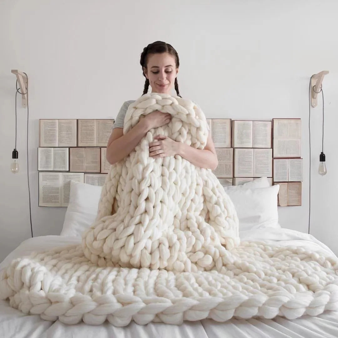 Chunky Knit Blanket – Cozy Wool Blanket for Every Room – Soft & Warm – Perfect for Sofa and Bed