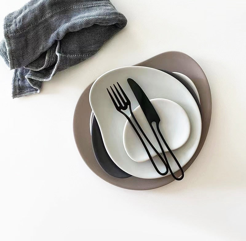 Outline Cutlery Set in Stainless Steel