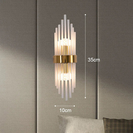 Elegant LED Wall Lamp in Gold