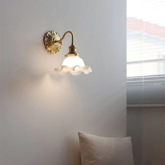 Wall Sconce Lamp - Curved Gooseneck - Brass Finish - Luvonic