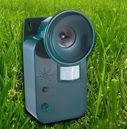 5000sqft 9v DC Ultra Sonic Cordless Pest Animal Repeller Outdoor Safely Repel Various Animals