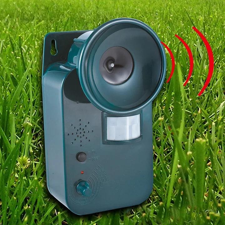 5000sqft 9v DC Ultra Sonic Cordless Pest Animal Repeller Outdoor Safely Repel Various Animals