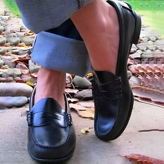 Women’s Retro PU Leather Low Heel Slip-On Loafer