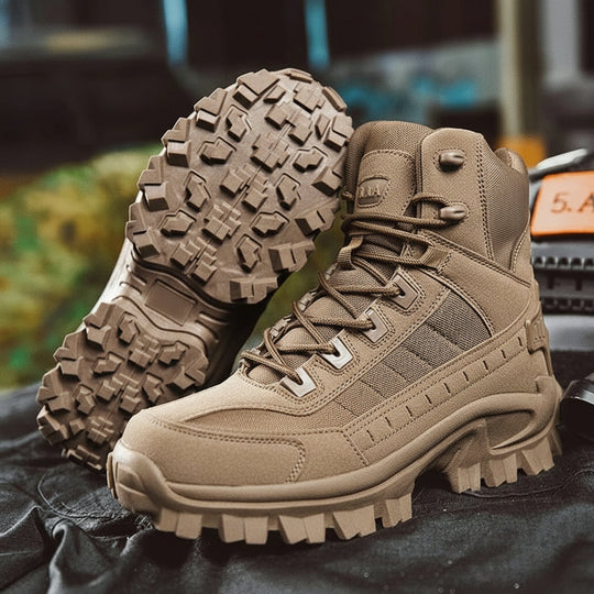 Men's Winter Boots with Lace-Up Design