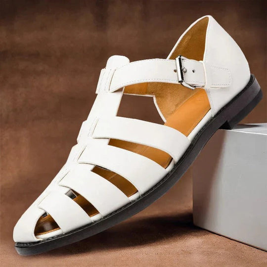 Men’s Sandals with Adjustable Straps and Open Toe Design