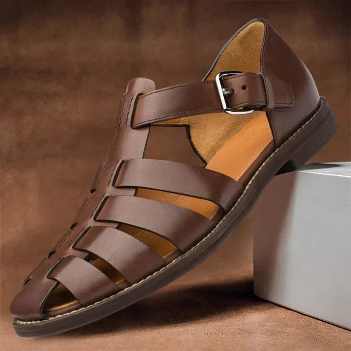 Men’s Sandals with Adjustable Straps and Open Toe Design