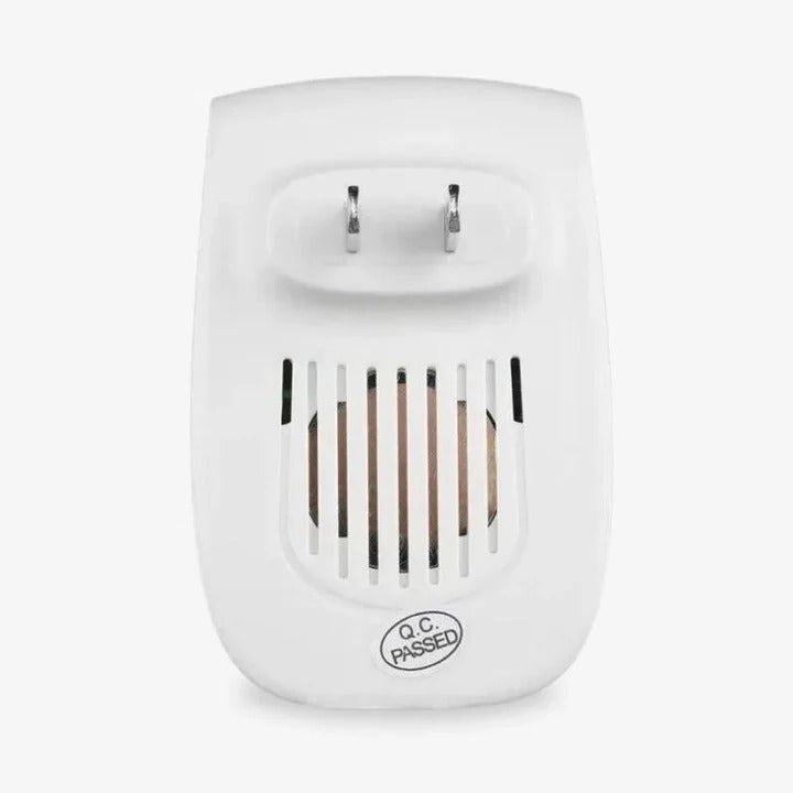 Ultrasonic Fly Repeller with Plug-In Operation