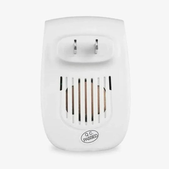 Ultrasonic Fly Repeller with Plug-In Operation