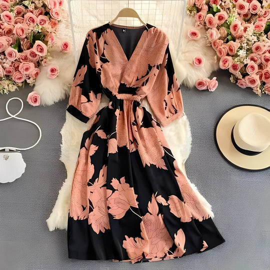Floral Chiffon Summer Dress with V-Neck and Puff Sleeve Detail