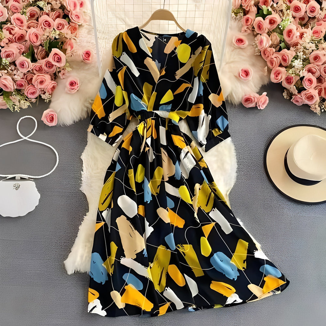 Floral Chiffon Summer Dress with V-Neck and Puff Sleeve Detail