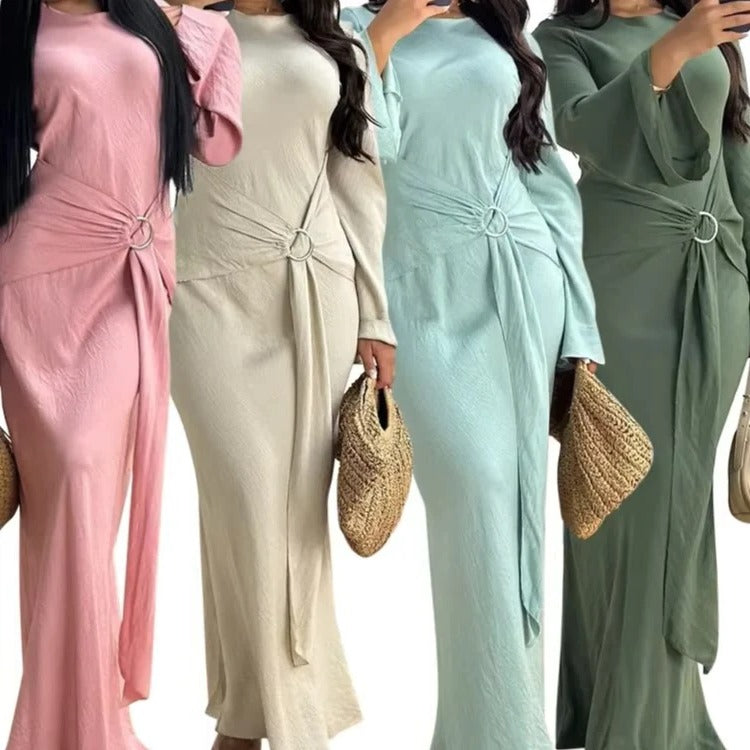 Women’s Modest Abaya with Long Sleeves and Flowing Silhouette