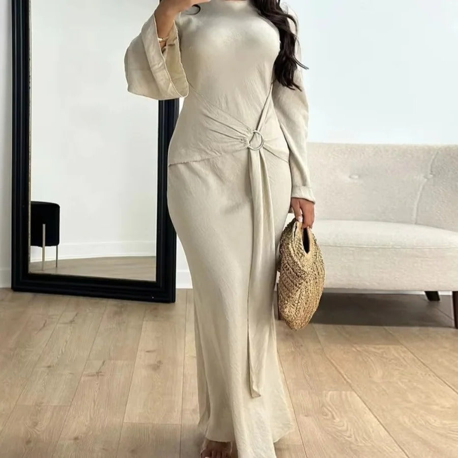 Women’s Modest Abaya with Long Sleeves and Flowing Silhouette