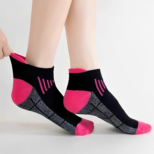 Low Cut Athletic Socks with Moisture Wicking, 6 Pair Set for Sports