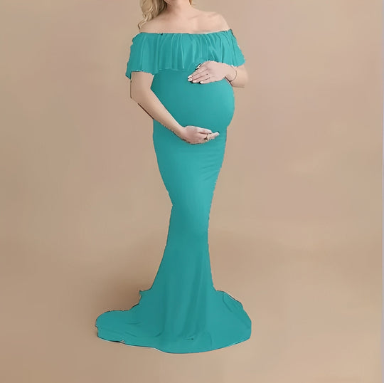 Pregnancy Photoshoot Dress with Flowing Lace Design