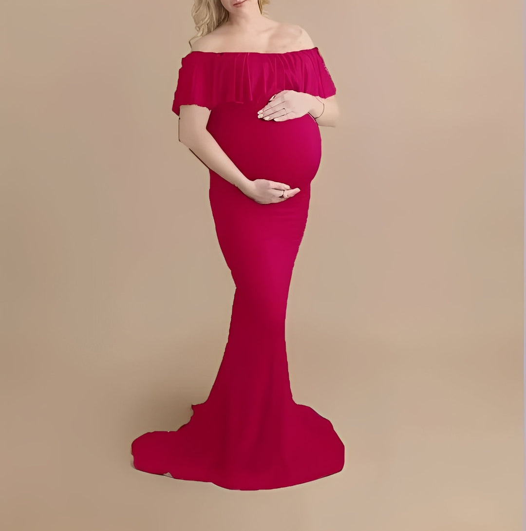 Pregnancy Photoshoot Dress with Flowing Lace Design