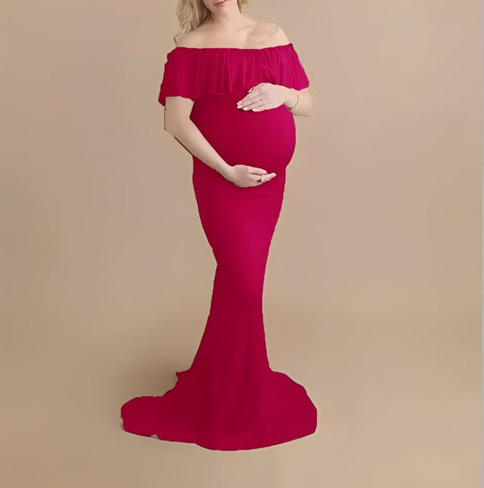 Pregnancy Photoshoot Dress with Flowing Lace Design