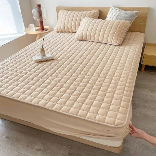 Deep Pocket Mattress Protector with Waterproof Quilted Layer