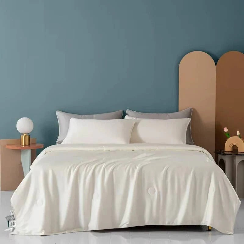 Lightweight Cooling Blanket with Ice Silk Fabric for Summer