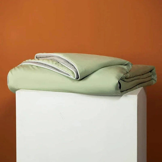 Lightweight Cooling Blanket with Ice Silk Fabric for Summer