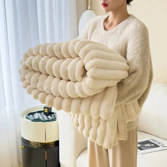 Faux Fur Throw Blanket for Sofa and Bed with Plush Warmth