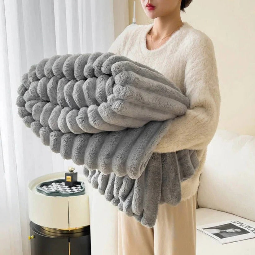 Faux Fur Throw Blanket for Sofa and Bed with Plush Warmth