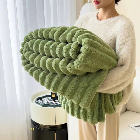 Faux Fur Throw Blanket for Sofa and Bed with Plush Warmth