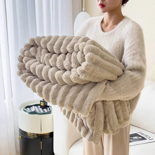 Faux Fur Throw Blanket for Sofa and Bed with Plush Warmth