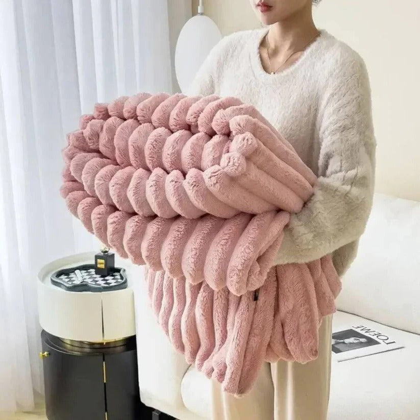 Faux Fur Throw Blanket for Sofa and Bed with Plush Warmth