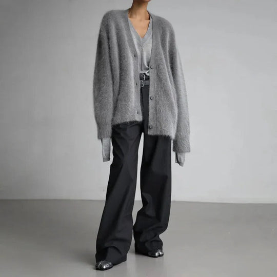 Soft Cashmere Women’s Sweater with Classic Round Neck Winter Knitwear