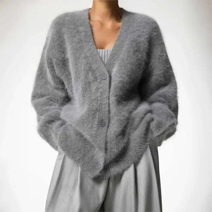 Soft Cashmere Women’s Sweater with Classic Round Neck Winter Knitwear