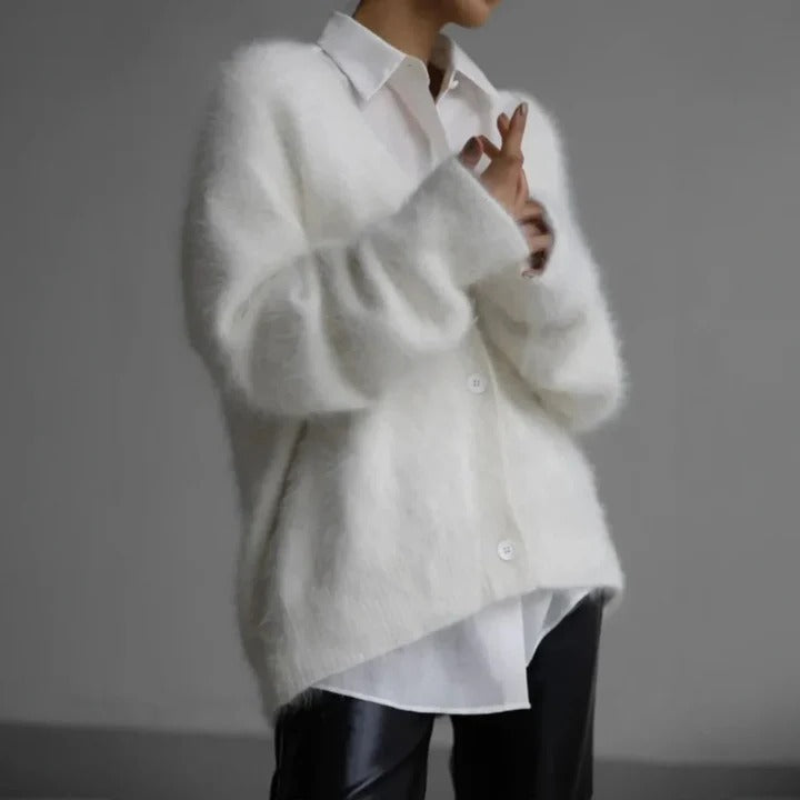 Soft Cashmere Women’s Sweater with Classic Round Neck Winter Knitwear