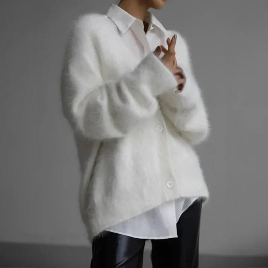 Soft Cashmere Women’s Sweater with Classic Round Neck Winter Knitwear