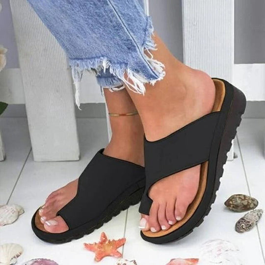 Women's Thick Sole Platform Sandals with Toe Ring Strap and Suede Upper Finish