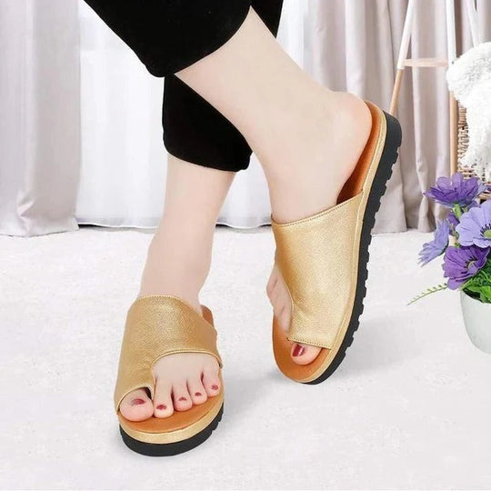 Women's Thick Sole Platform Sandals with Toe Ring Strap and Suede Upper Finish