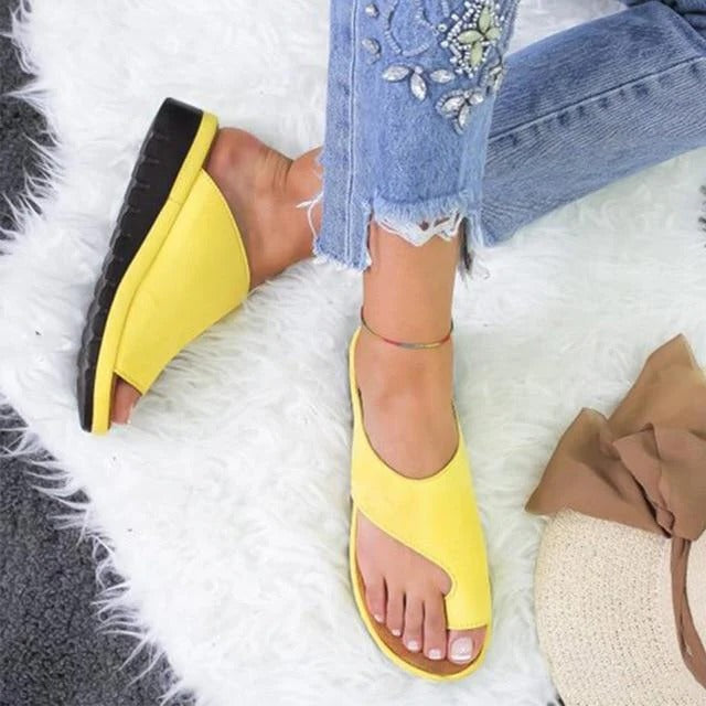 Women's Thick Sole Platform Sandals with Toe Ring Strap and Suede Upper Finish