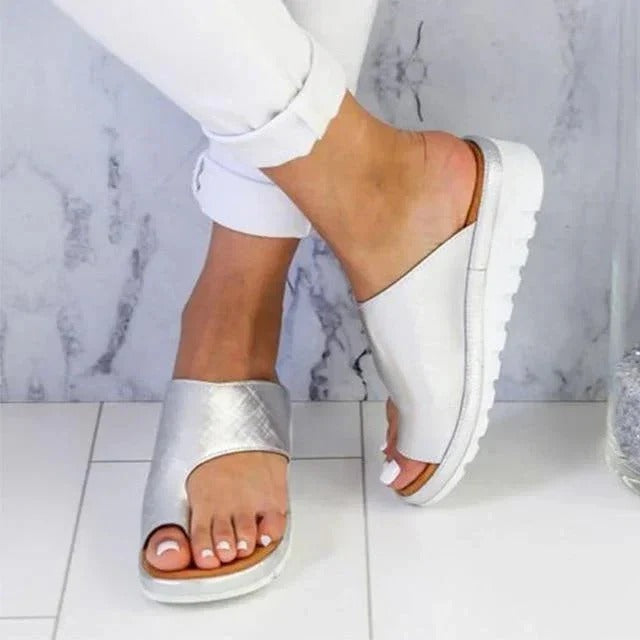 Women's Thick Sole Platform Sandals with Toe Ring Strap and Suede Upper Finish