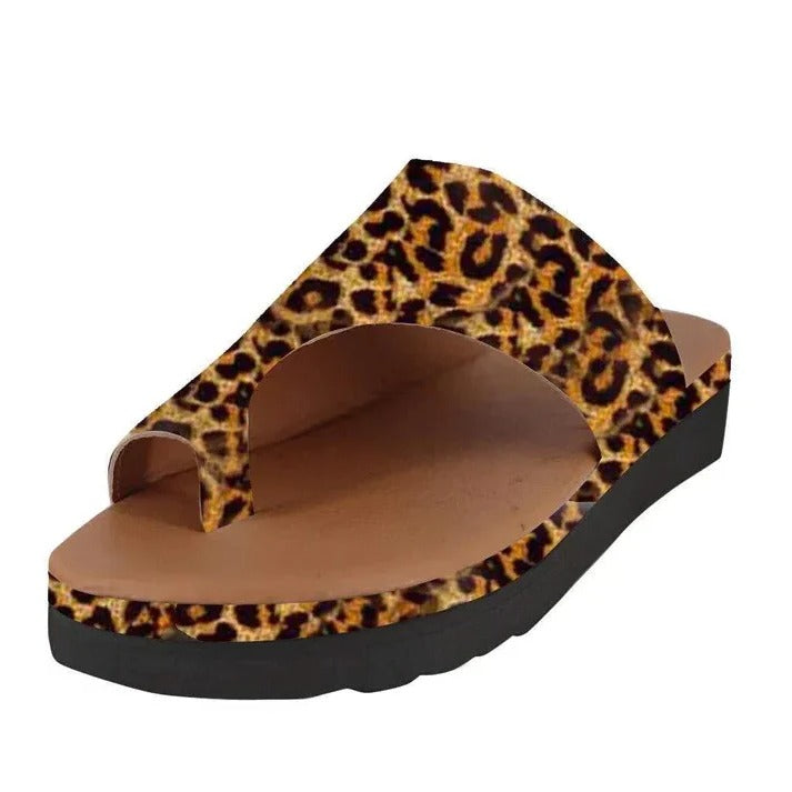 Women's Thick Sole Platform Sandals with Toe Ring Strap and Suede Upper Finish